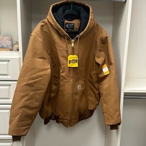 Men’s NWT Carhartt Insulated Active Jacket- Loose Fit